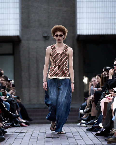 HARRI Beaded tank top with printed blue jeans