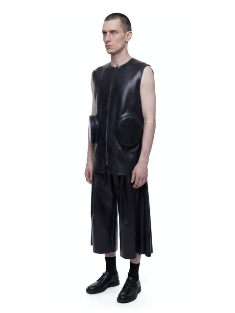 Sleeveless Zip-Up Jacket Look 1 HARRI London